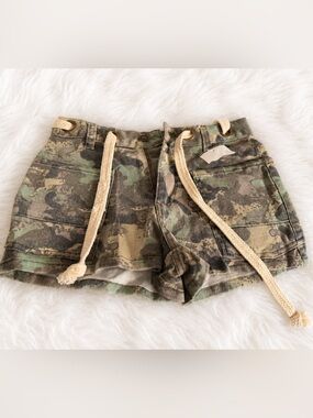 Casual Camo Women's Drawstring Utility Shorts - Green